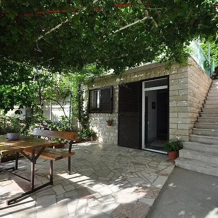 Sumpetar Appartement Jesenice (Split-Dalmatia)